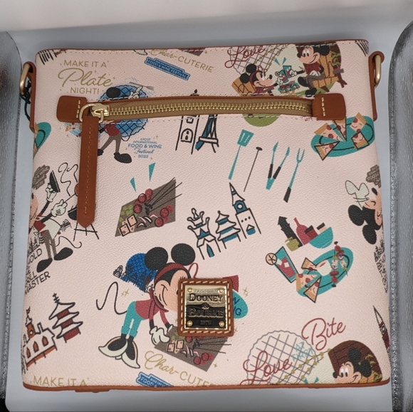 Dooney & Bourke Disney EPCOT 2022 Food and Wine Festival Crossbody bag - Picture 8 of 13